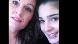 S-a sinucis după ce a fost violată de doi indivizi! Biletul de adio este răvășitor