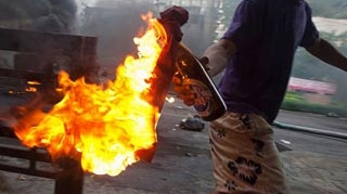 Cocteiluri Molotov au fost aruncate in timpul manifestatiei studentilor, in Montreal