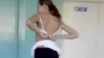 Părinţii au fost şocaţi: ce face Anastasia dintr-a cincea când e la şcoală. Profesorii au decis exmatricularea VIDEO