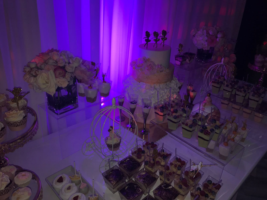 Invitaţii s-au delectat cu bunătăţi la botezul Sofiei