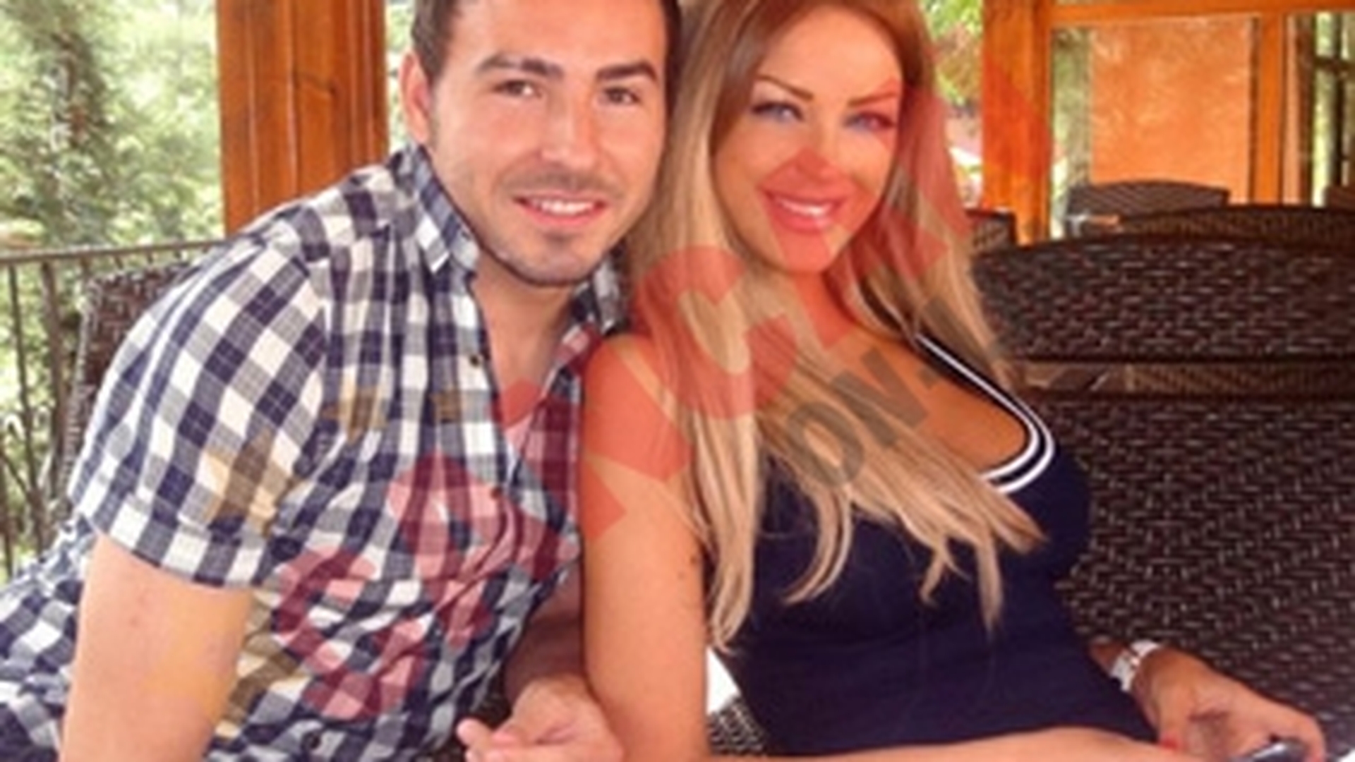 Dovada Iubirii! UITE AICI prima poza cu Bianca Dragusanu si Adrian Cristea sarutandu-se