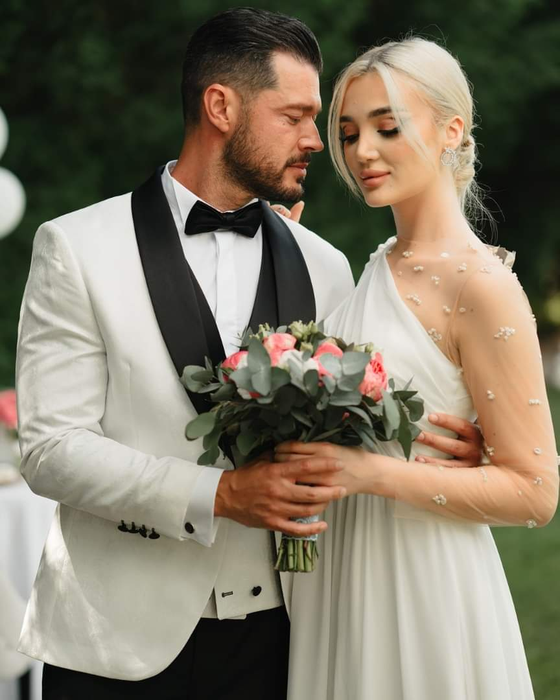 Victor Slav, alături de iubita lui (Foto: Instagram)