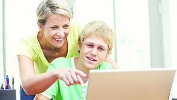 Retelele de socializare trebuie sa fie un instrument ajutator si nu unul de control in relatia cu adolescentul. Cum sa te imprietenesti cu copilul pe Facebook