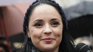 Vezi imagini cu parintii Andreei Marin in tinerete! Zana seamana leit cu mama sa! Femeia s-a stins in bratele vedetei tv