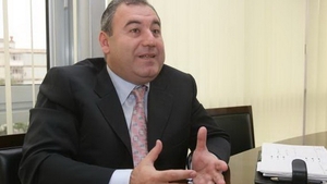 Ce a facut Dorin Cocos in weekendul de dinaintea arestarii. Uite cum l-au filmat paparazzii la 4 dimineata