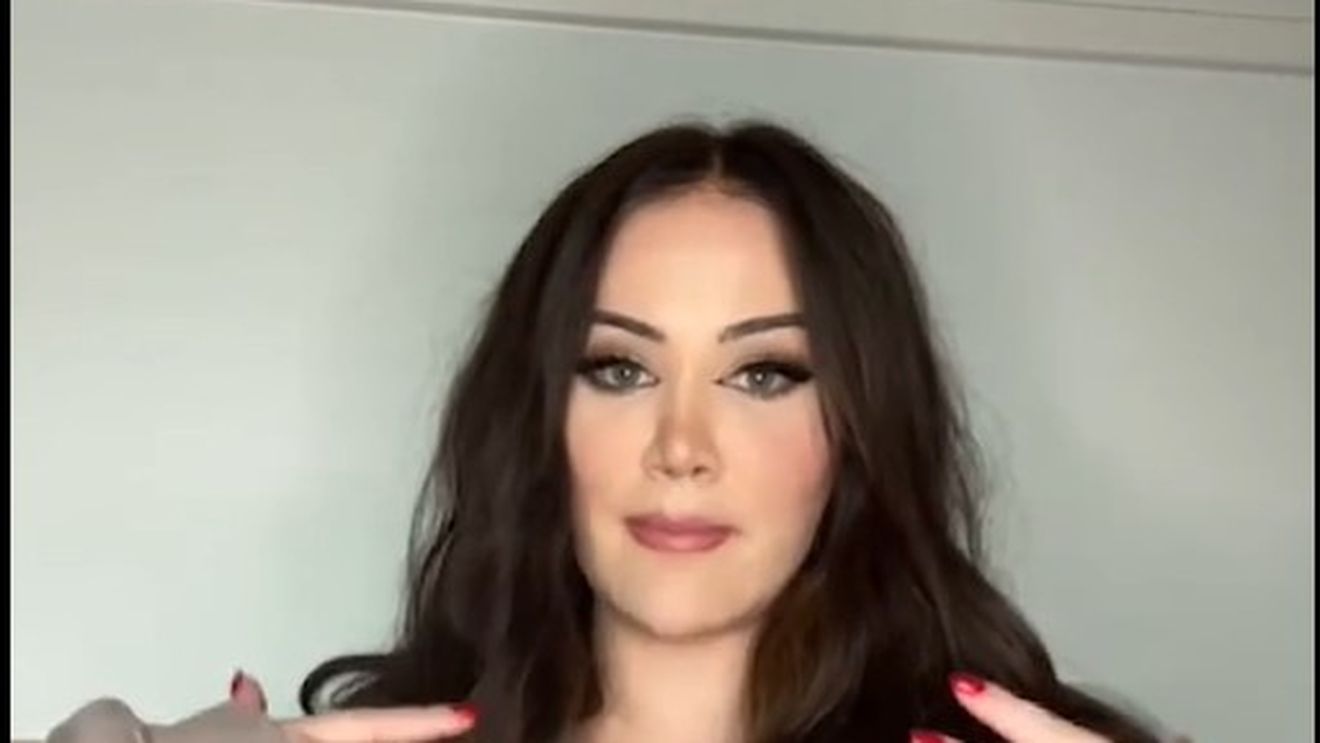 Ce boală are femeia ai cărei sâni cresc în fiecare lună: „Uneori se oprește, apoi...”