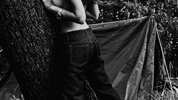 A pozat TOPLESS la 47 de ani! Arata IMPECABIL si este inca una din cele mai apreciate fotomodele!