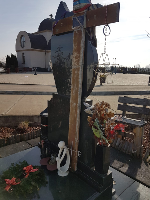 Mormântul Aurei Ion, la șase ani de la tragedia din Apuseni