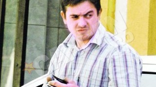 Fostul politist comunitar din Calarasi incearca sa-si salveze ultimii bani din averea castigata la loto Milionarul s-a apucat de plantat rosii