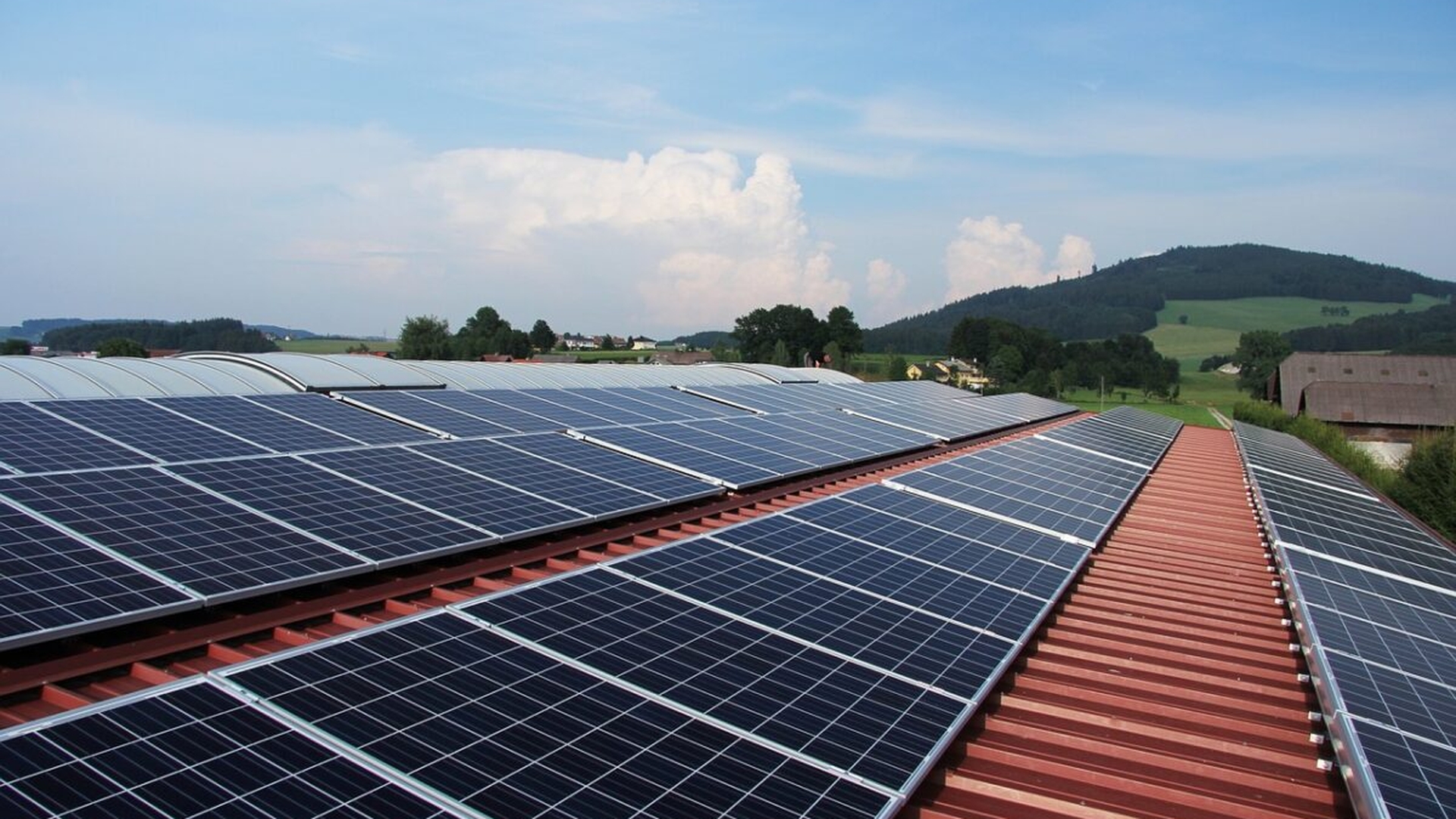 Proiect uriaș în România! Se pregătește construirea celui mai mare parc fotovoltaic din Europa. Cât va costa și unde va fi ridicat