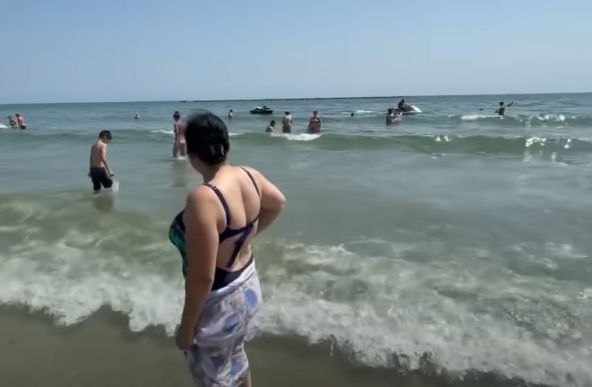 Anca de la Strehaia și familia, în stațiunea Mamaia! Imagini inedite de pe litoral. FOTO