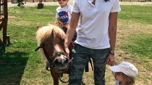 Alina Pușcaș nu știe ce să mai facă cu copiii ei: ”Se păruiesc, se bat, se lovesc...”