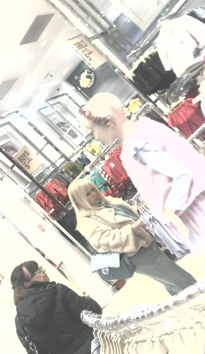 Elena Udrea a ieșit cu mama ei la cumpărături într-un mall din București