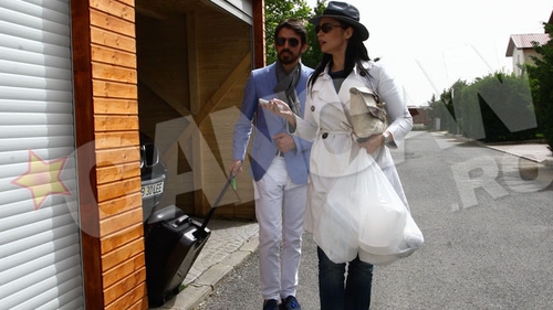 Andreea Marin si-a dus presupusul iubit in casa in care locuieste cu Violeta! "Zana Surprizelor" e atenta cu medicul turc