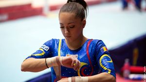 El este cel care îi dă putere în fiecare zi. Cum arată bărbatul puternic din spatele gimnastei LARISA IORDACHE 