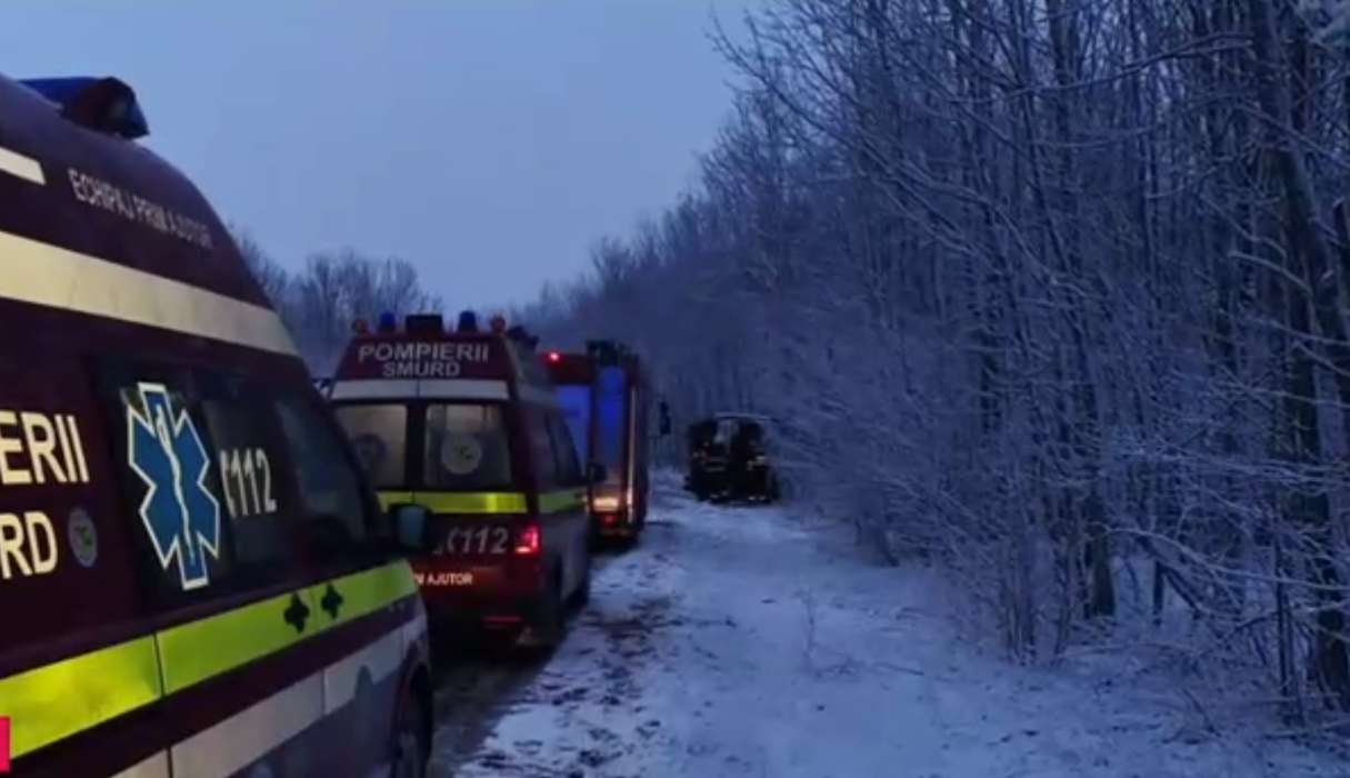 Accident grav în Iași, unde s-a răsturnat un microbuz cu 23 de pasageri. A fost activat planul roșu de intervenție
