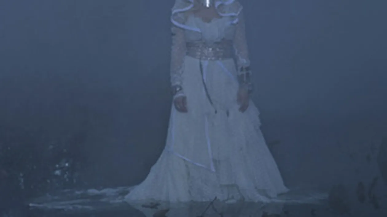 Loredana a lansat videoclipul “Ochii din vis” pe Facebook