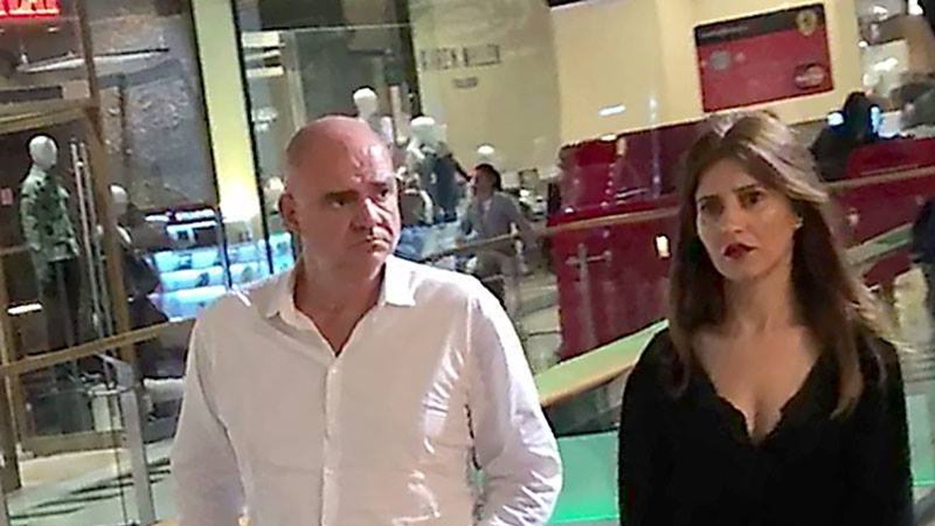 Acţionează pe ”codul vechi”! Reporterul-vedetă al PROTV e mare donjuan! A scos o tipesă la film şi…