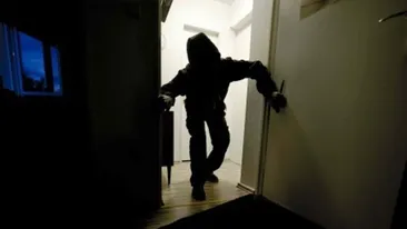 Cel mai inteligent hoț român din Italia. Ce a furat din casa unui cuplu. Acest obiect l-a dat de gol imediat