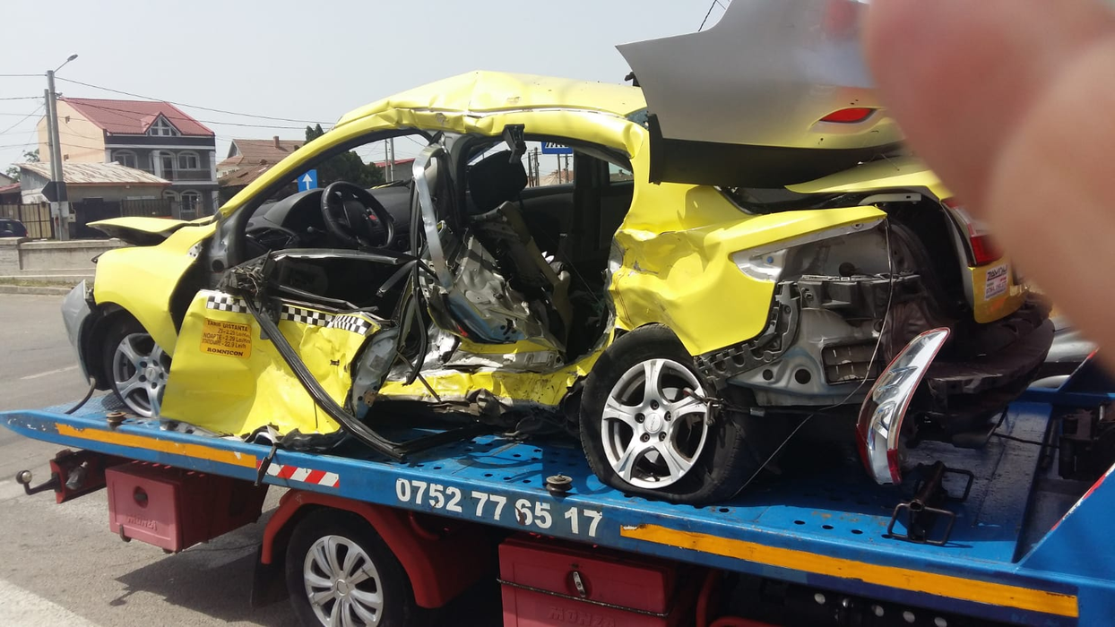 Accident tragic în Craiova! Un taximetrist și pasagera acestuia au murit
