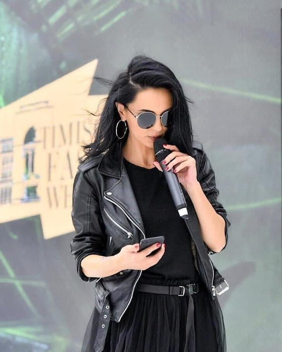 Cosmina Păsărin a fost plăcut surprinsă de atmosfera de la ”Vorbește lumea”, emisiune pe care a prezentat-o
