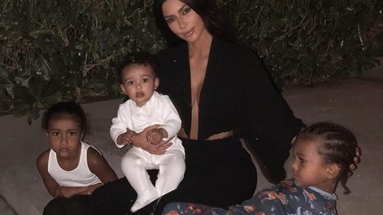 Kim Kardashian și rudele sale, evacuate din cauza incendiilor de vegetație din California. Alte zeci de mii de oameni și-au părăsit casele