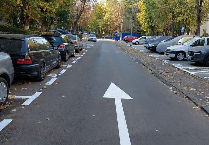 COMUNICAT DE PRESĂ. Dezvoltăm și ordonăm rețeaua străzilor secundare din Sectorul 4. Primăria Sectorului 4 creează sute de noi locuri de parcare și amenajează sensuri unice pentru fluidizarea circulației