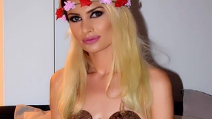 BIANCA de la ‘’Insula iubirii‘’ şi-a pus silicoane! Uite cu ce bust generos se mândreşte acum