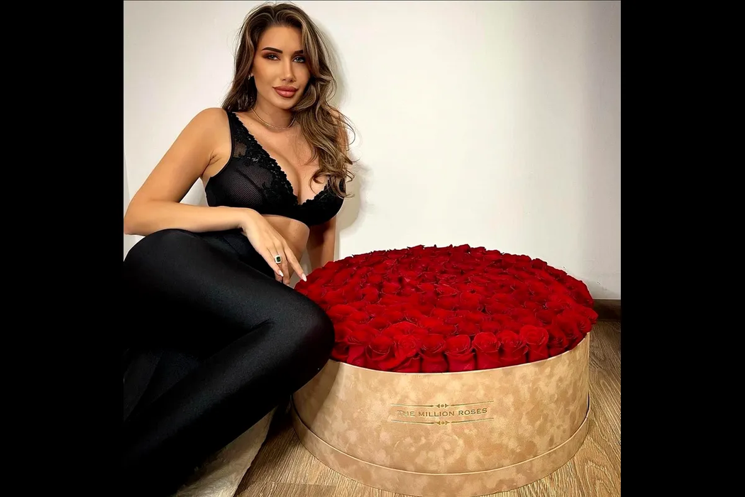 Șatena duce acum viața mult visată și a dat uitării munca de jos! (SURSA: INSTAGRAM.COM)