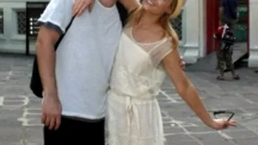 Laura Cosoi si Smiley aveau o relatie formala, nu exista atractie. Probabil ca unul dintre ei a intalnit pe altcineva! Vezi cine spune asta