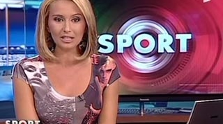 Blonda si sfioasa! O recunosti pe Crina Abrudan la prima aparitie pe sticla, in urma cu 12 ani?