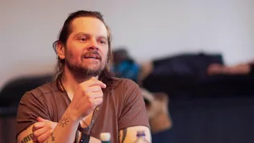 Super-premiera pentru Florin Piersic Jr.! Actorul va prezenta un show de moda. Vezi pentru cine o face