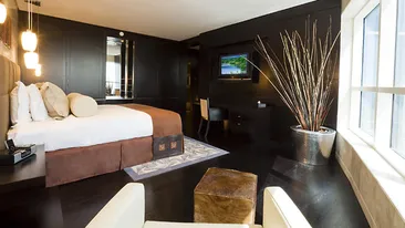 Am aflat EXACT unde va sta Bianca Dragusanu in Dubai! Roscata va toca peste 20.000 de euro intr-un hotel de 4 stele din Emirate!