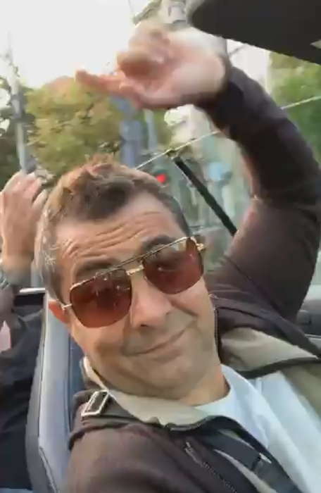 "Escobar de România", la plimbare prin București, în decapotabilă