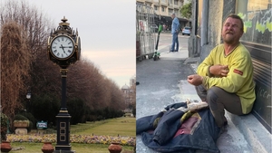 Homeless-ul din București care vorbește 5 limbi străine. Ștefan își petrece toate zilele în zona Parcului Cișmigiu