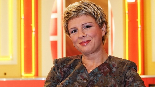 Teo Trandafir recunoaste ca este o profa exigenta. "Da! Sunt rea pentru ca la sfarsit cursantii spun ca au facut scoala cu mine!"