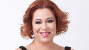 Oana Roman, prima aparitie publica dupa nastere! Uite cum arata vedeta la o luna de zile dupa ce a devenit mamica