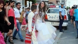 Să vezi și să nu crezi! Ce nuntă de „poveste” au făcut doi constănțeni, pe mijlocul străzii