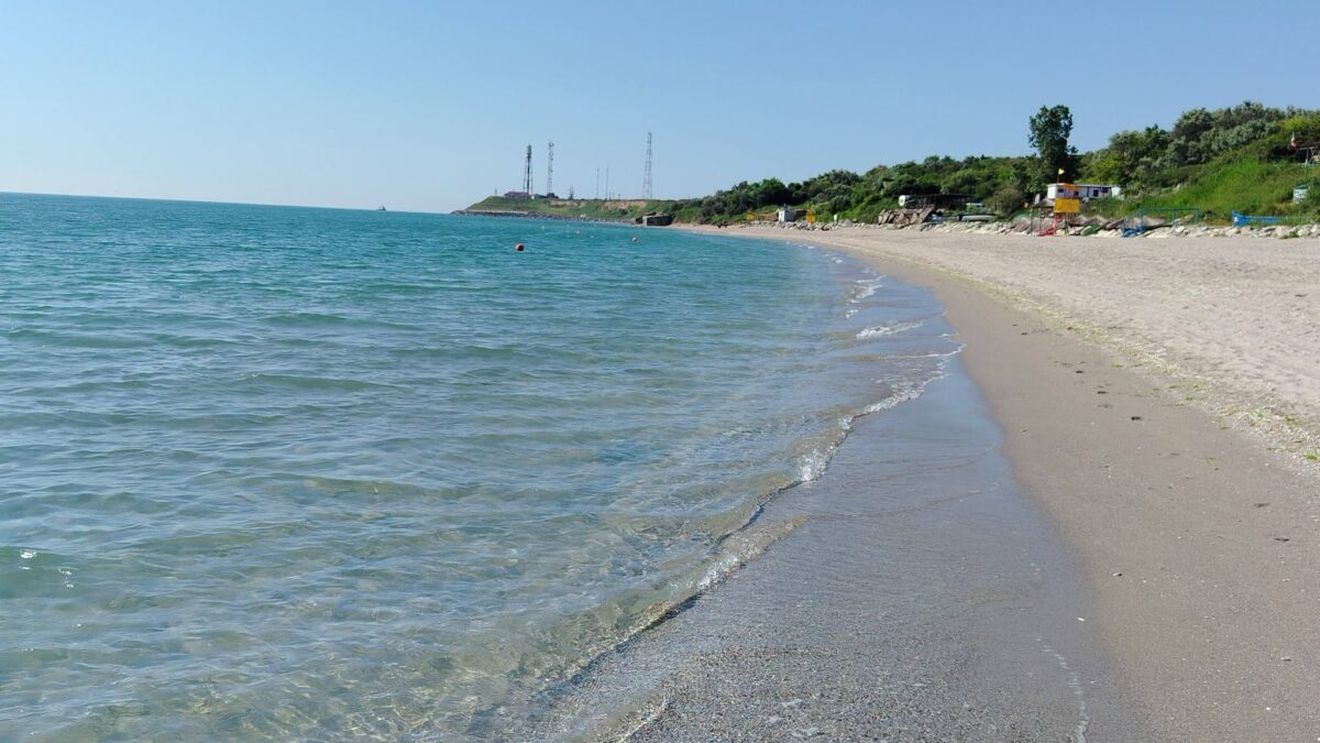 Destinația tot mai preferată de români. Locul în care apa are nuanțe superbe, iar haosul de pe litoral dispare