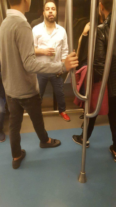 Surpriză mare pentru pasagerii unui metrou bucureştean! Au dat nas în nas cu Florin Salam!