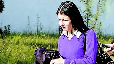 Tatal solistei Betty s-a sinucis in scara blocului. Si-a aprins o lumanare inainte sa se spanzure