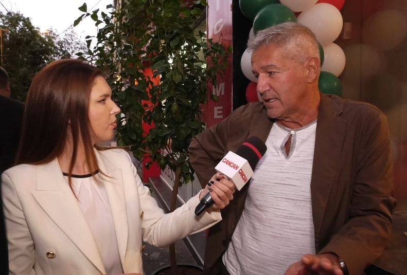 De ce nu poate refuza solistul de la Holograf femeile