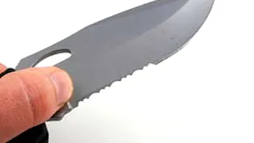 DE NECREZUT! Traieste cu lama unui cutit in spate de 7 ani VIDEO