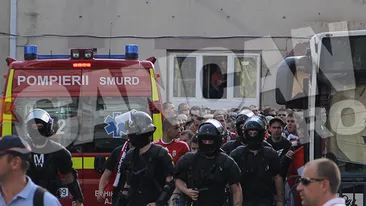 Ce nu s-a vazut la TV! Ce au facut suporterii maghiari dupa ce au ajuns in Gara de Nord!