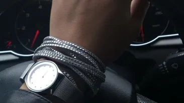 Dovada de necontestat că Pestriţa a devenit din nou doamna Vârciu! Adelina şi Liviu sunt doi romantici incurabili!