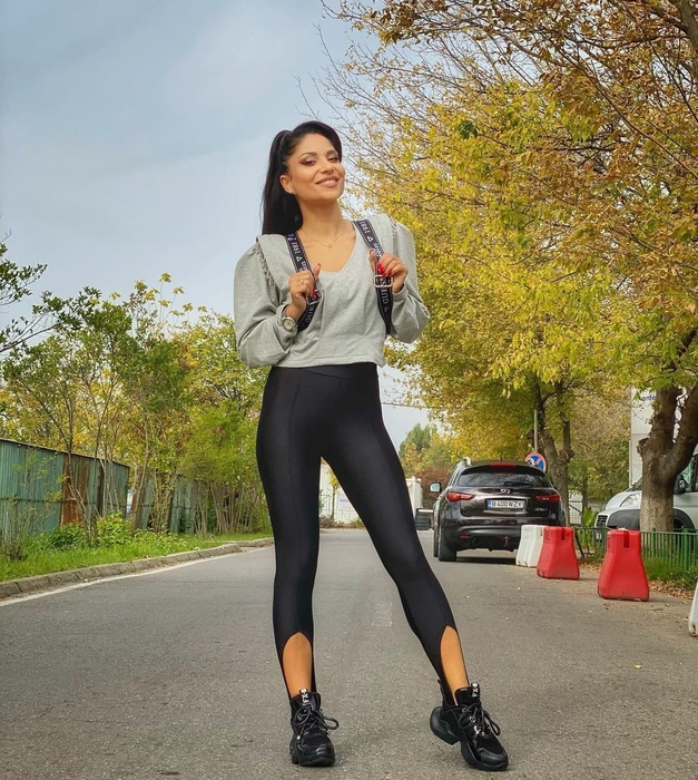 Prezentatoarea matinalului de la Antena Stars se „relaxează” cu perfuzii! Ameri Nasrin a ajuns în cabinetul medicului. „Oboseala și-a spus cuvântul”
