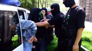 Trei dealeri de heroina din Bucuresti, care distribuiau droguri in Sectoarele 1 si 3, au fost arestati