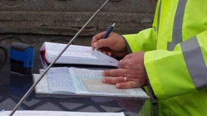 Acest bărbat din Slobozia a fost amendat de către un poliţist dintr-un motiv incredibil. Ce a scris omul legii în procesul verbal
