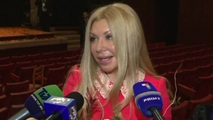 E super-sexy la 54 de ani, iti dai seama cum arata la 30? Imagini de senzatie cu evolutia mamei lui Dan Balan, tanti Ludmila!