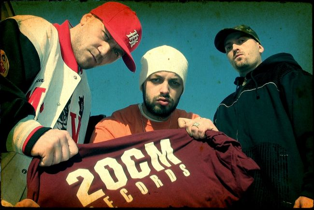 Sindicaliştii din Poliţie vor să dea în judecată formaţia Paraziţii, după ce trupa hip-hop a scos o piesă denumită „Antimiliţie”